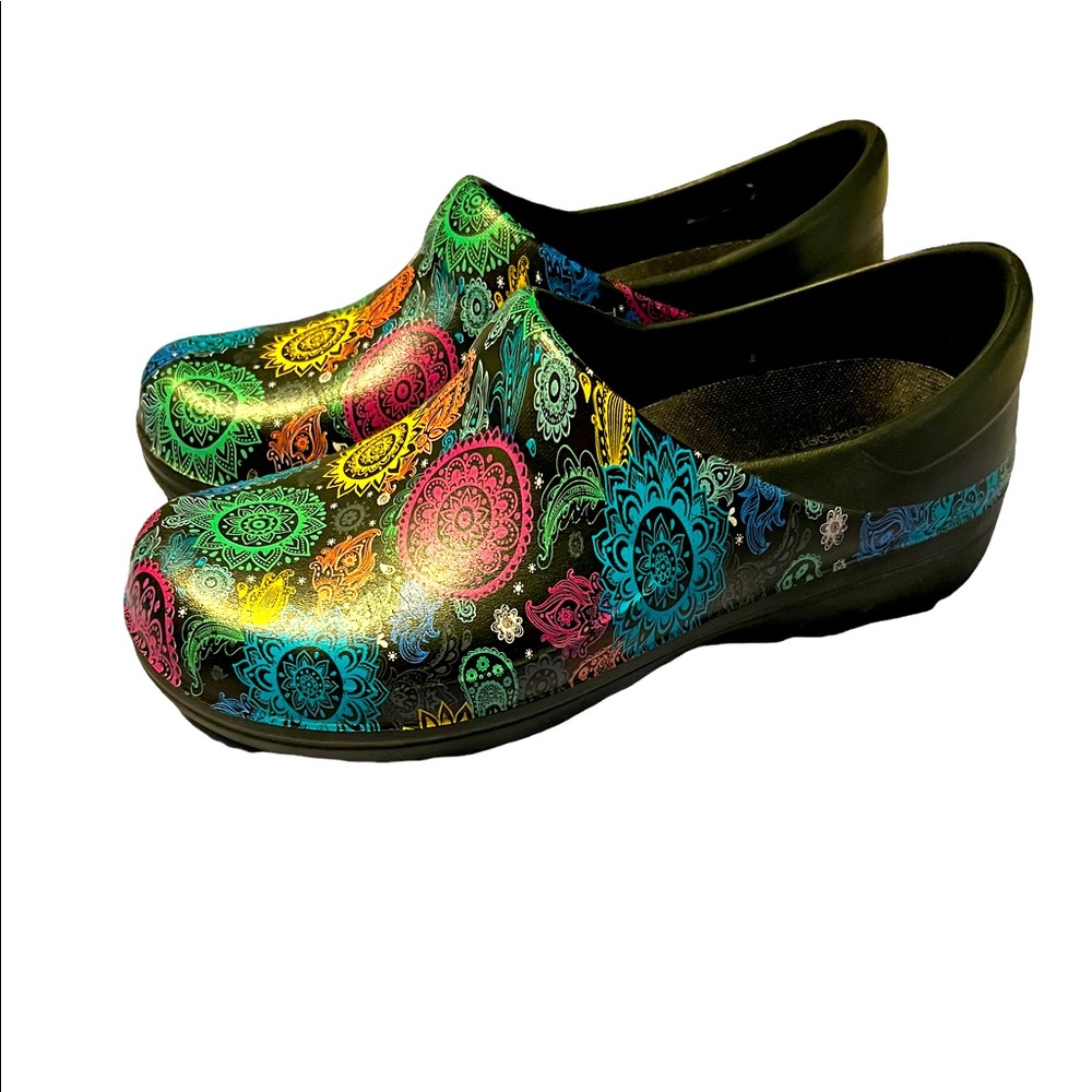 Crocs Dual Comfort Neria Pro II Paisley Clogs